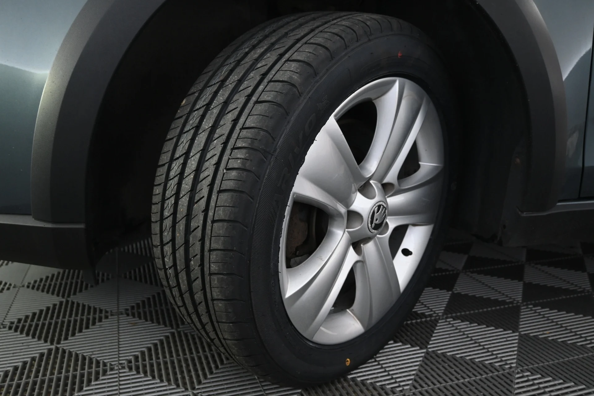 Car Image - 552fj31BgkCTAnbAlvfQiH