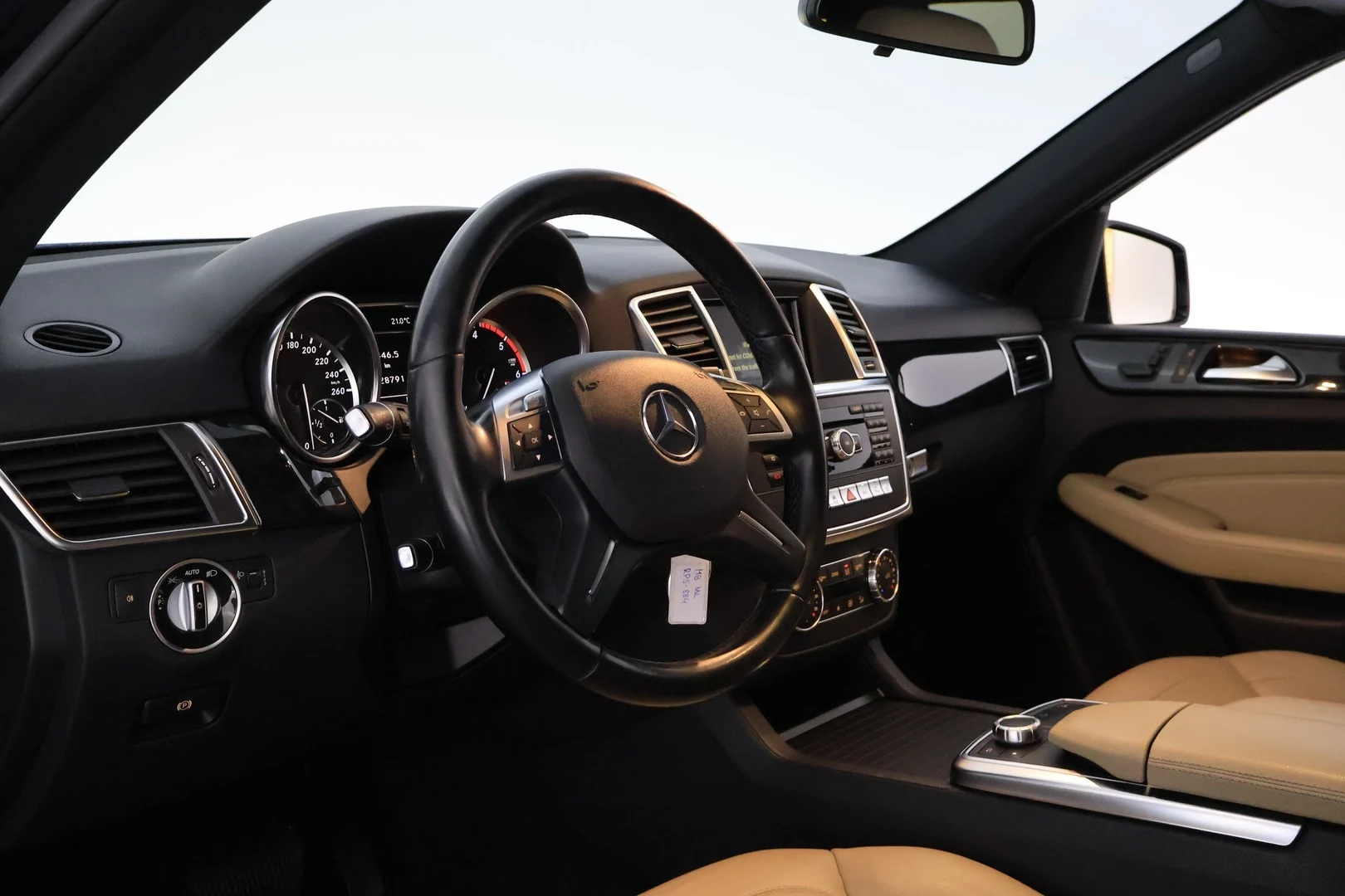Car Image - 5oBBo2rcucENeE1DA7YqVG