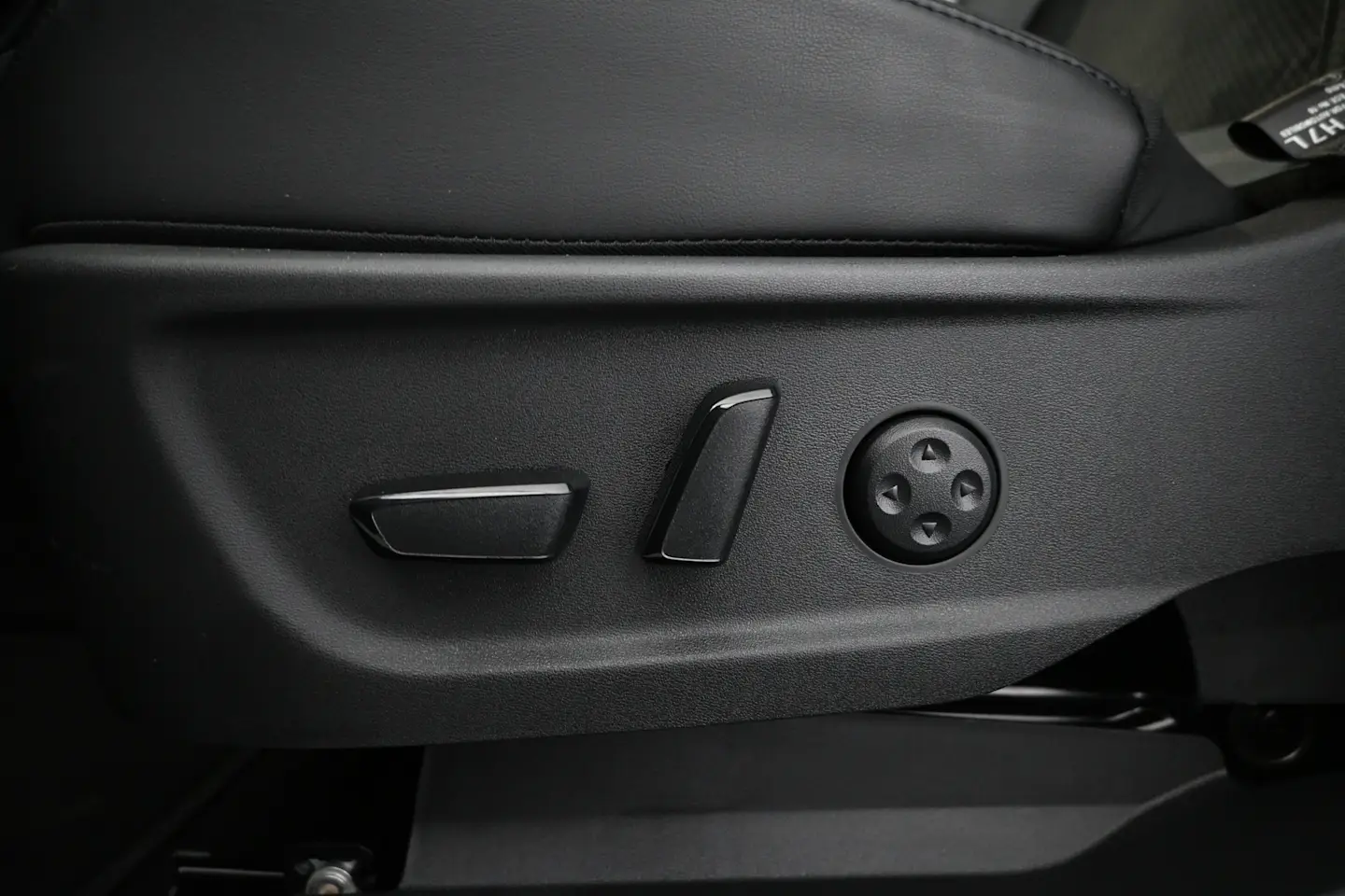 Car Image - 6wIdqQOZDTRb2jhdnYiAlt