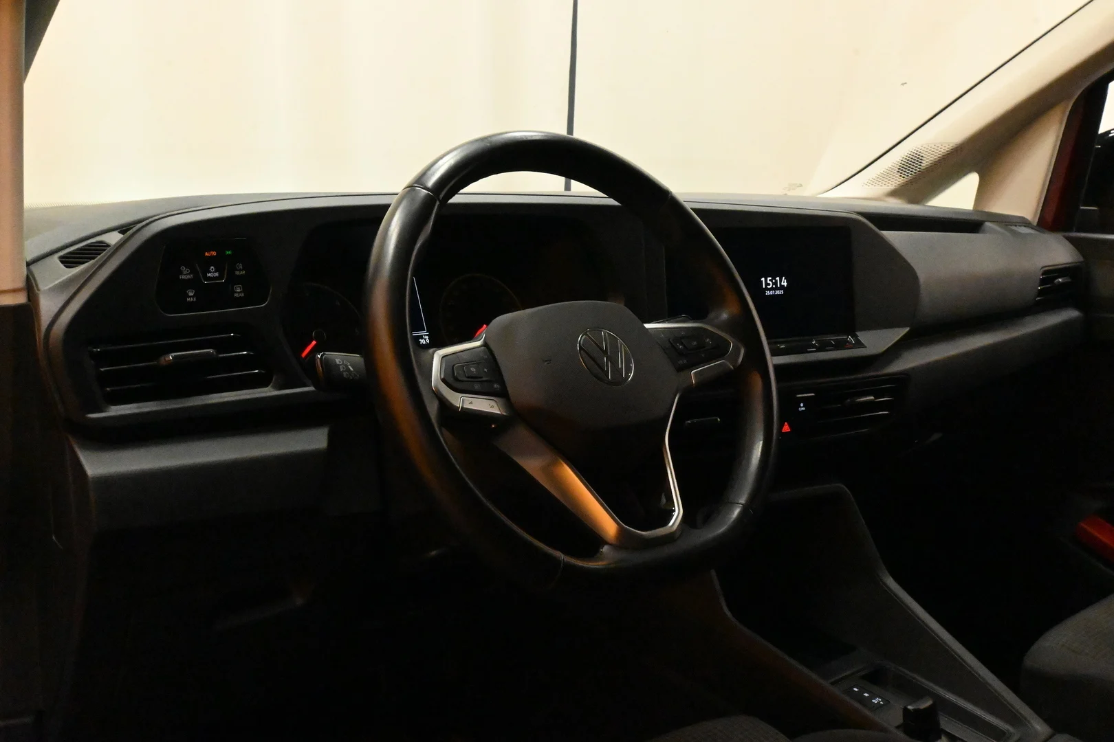 Car Image - 2zNzej9CTaxHta5BUwDk7R