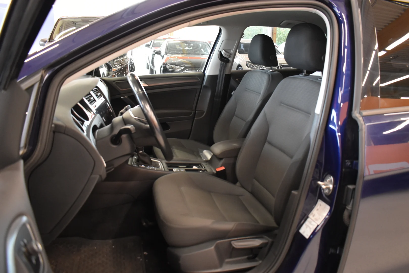 Car Image - 42KilSgzDEMoV49syp3tRK
