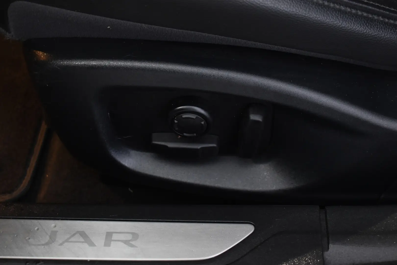Car Image - 6A8rH248eLAH2W6Z7UYvFK