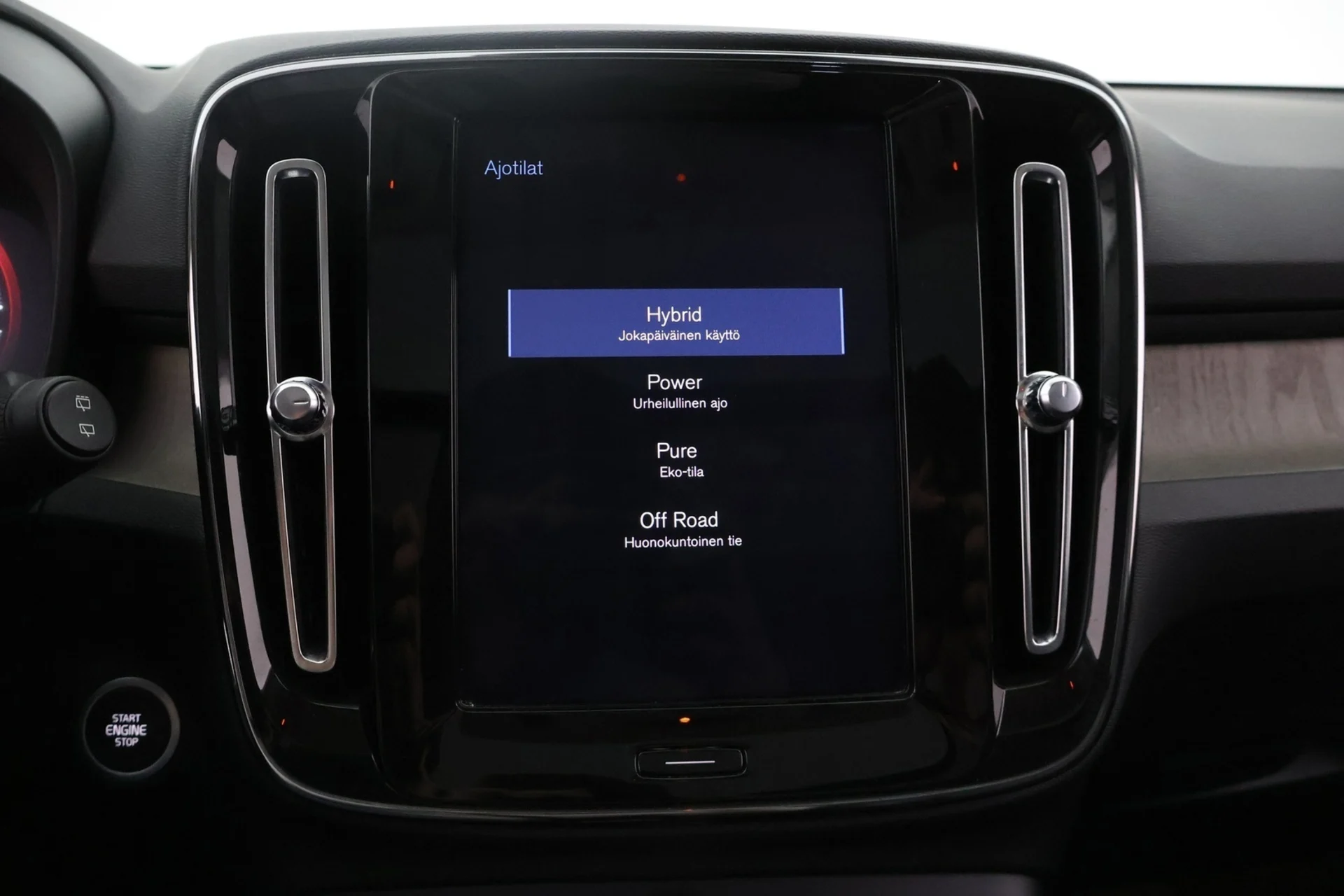 Car Image - 4TZX5NeahC5N8p8y6TQfLz