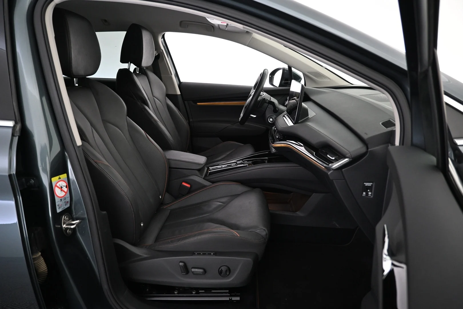 Car Image - 68rLukir25PA4ybhWfRV85