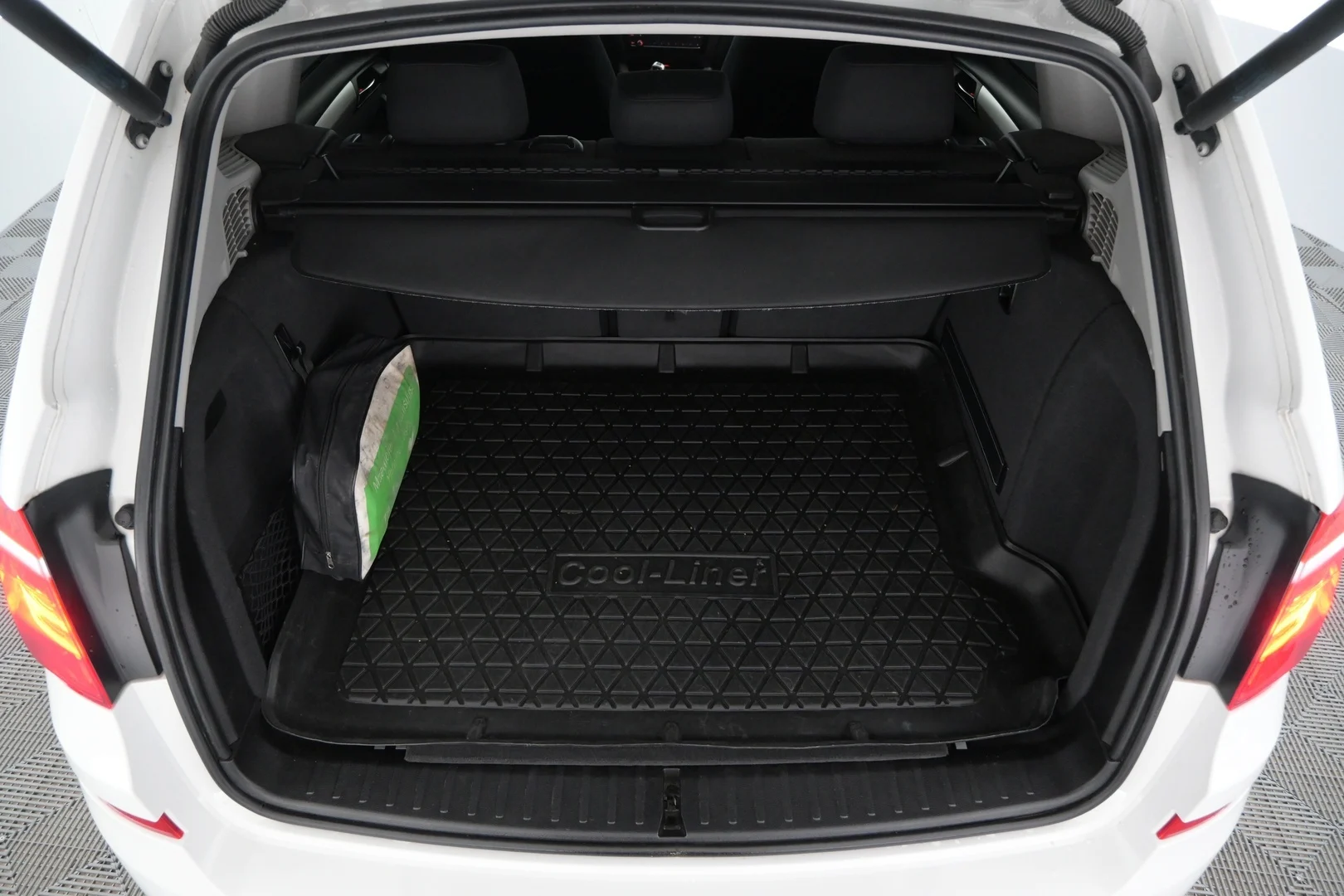 Car Image - gHKfndfLKcj2WyaRu7KYx