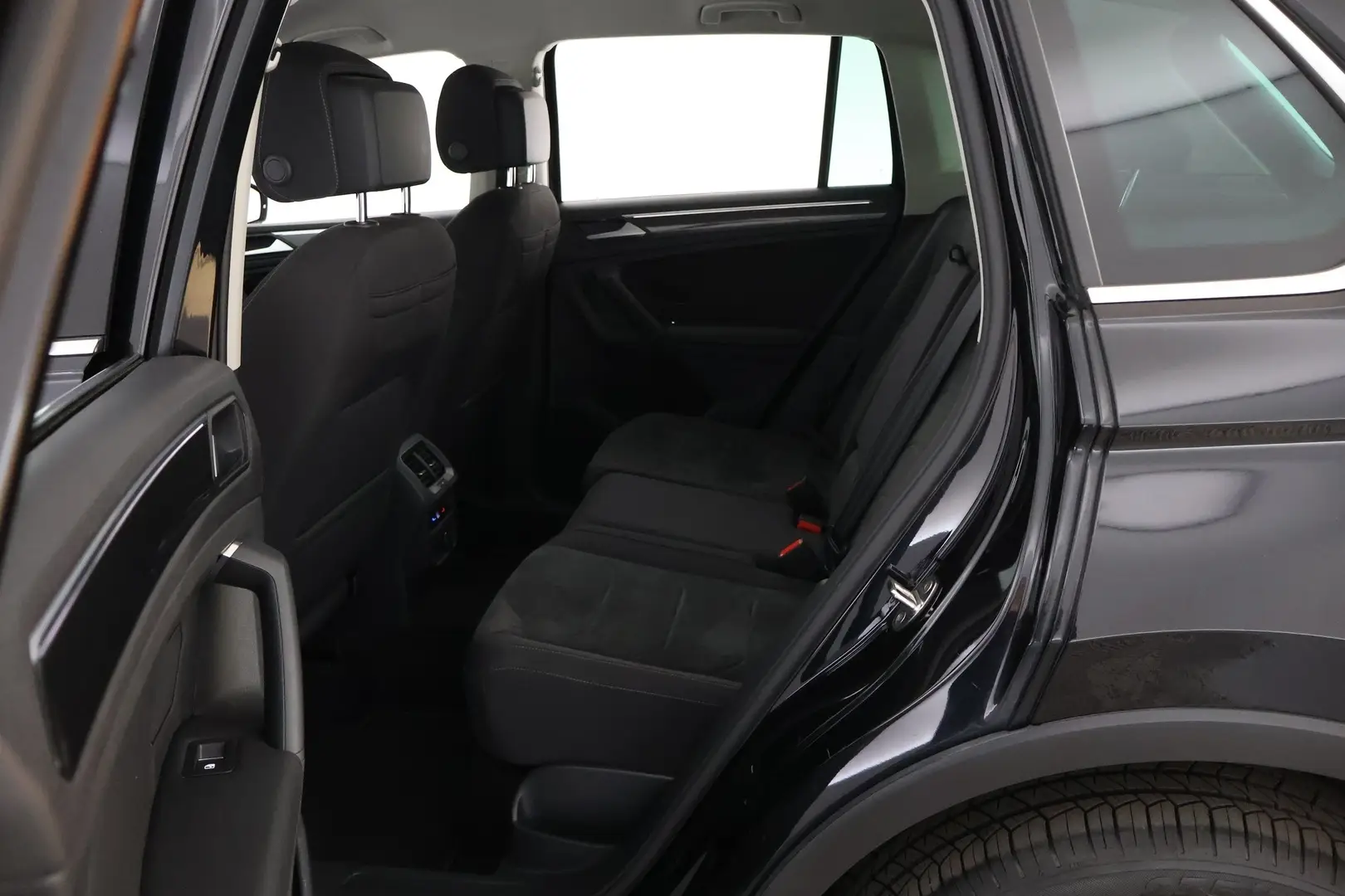 Car Image - 3iuRsQxIUsI2AMWSBKrcfO