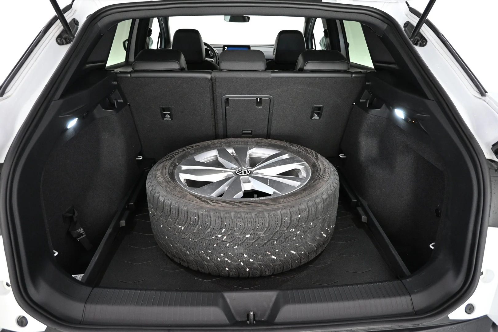 Car Image - 5yTMMLV5GMhkiWNHGNmXcs
