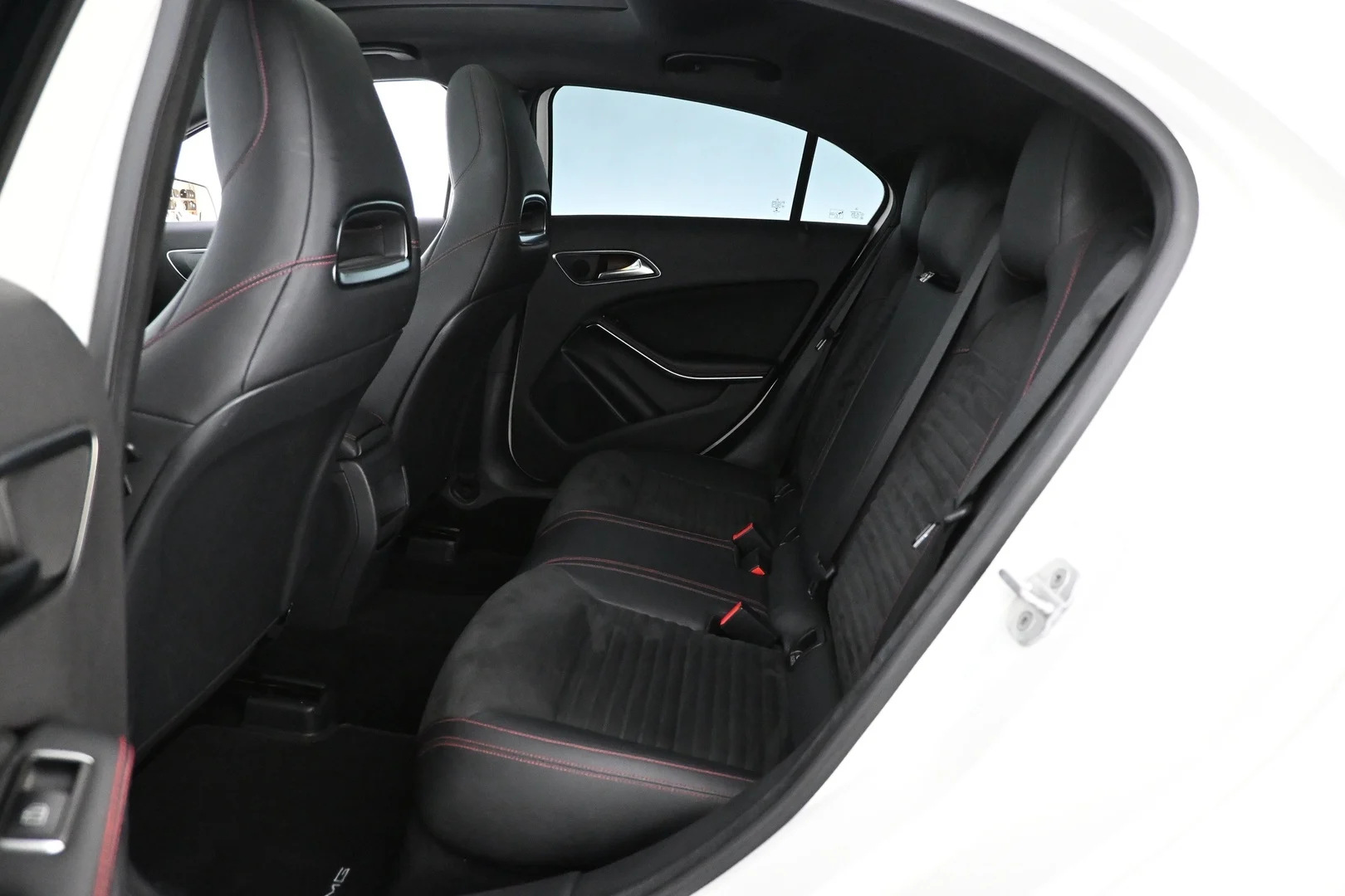 Car Image - CdHWxLMcfTzgBgPoOFqo9