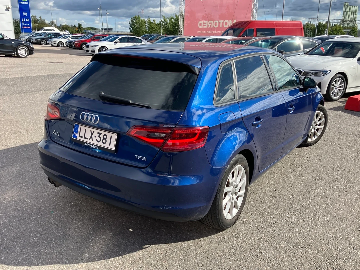 Car Image - 720KB3w1iAq0h76lFIjUhG