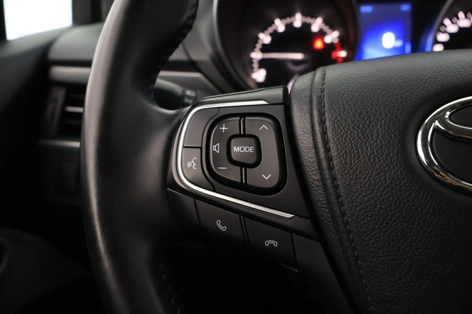 Car Image - 6oCTUAYcg6PTwJvY11lVRn