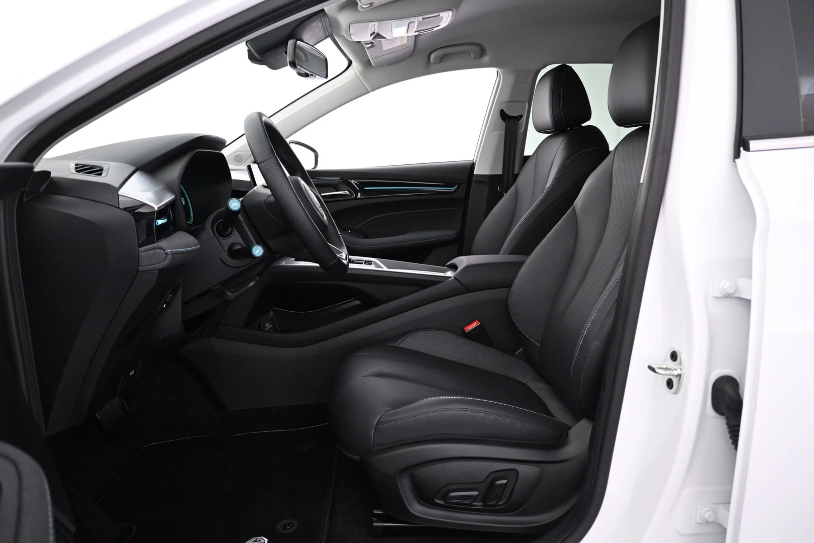 Car Image - 4OQcZHzOApk3KubxPy7KYs