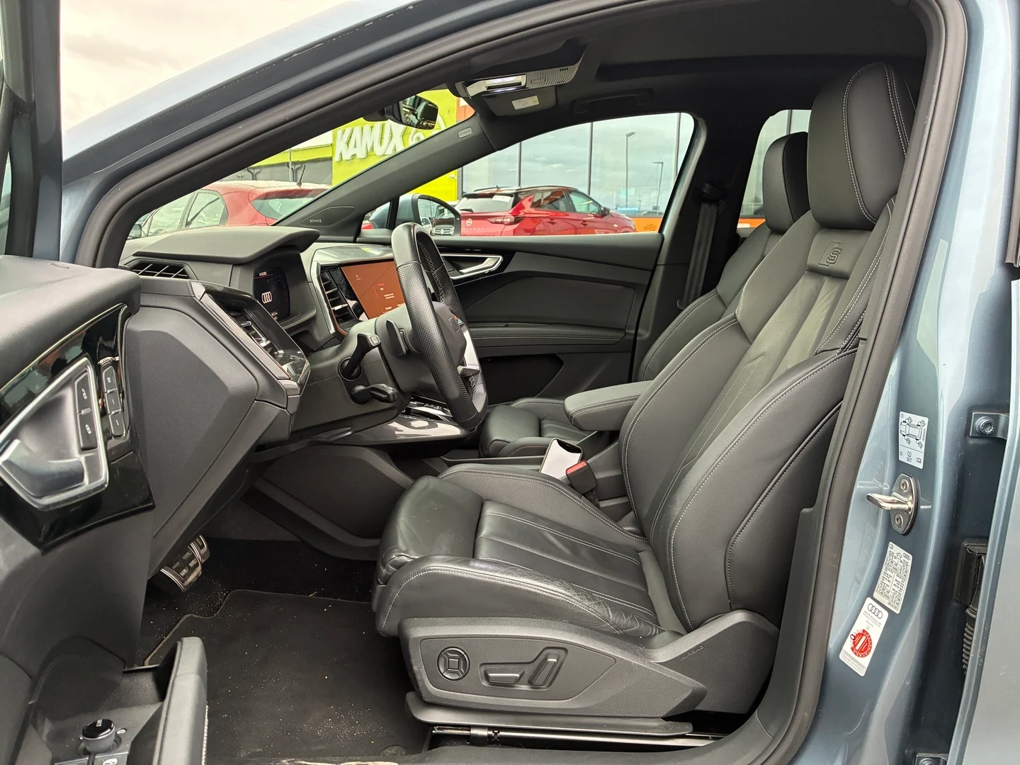 Car Image - 4jHcgHx3ZXxHMCwRXnHrLa