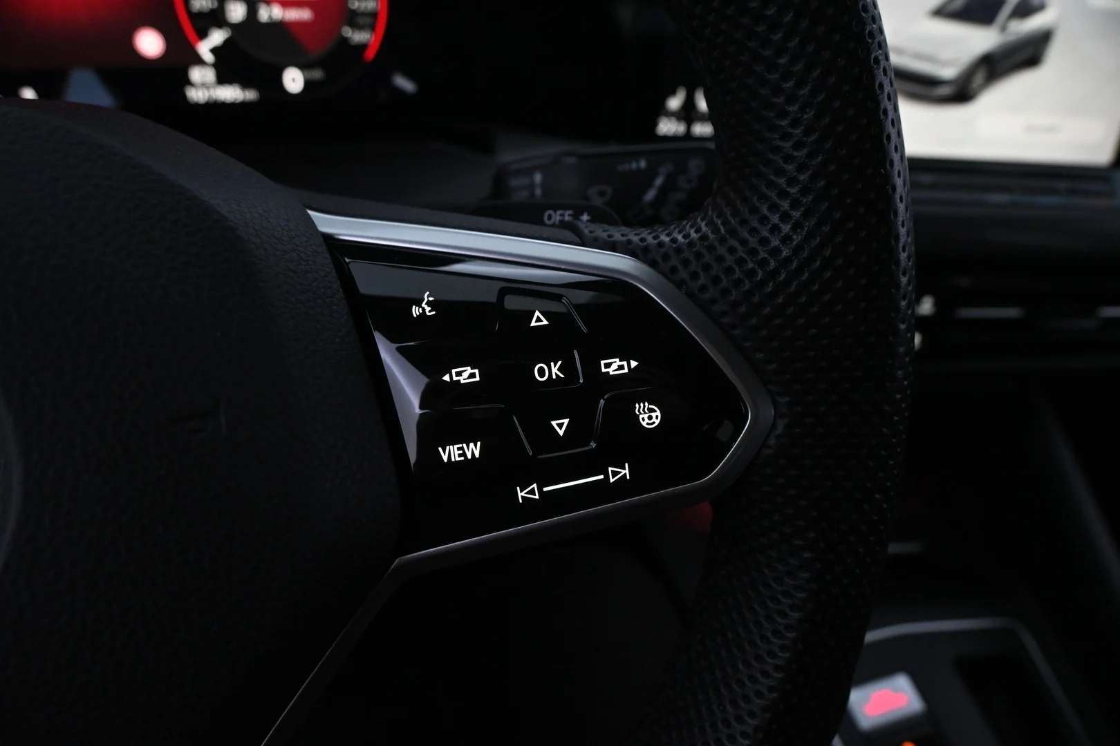 Car Image - Vw2KNLfmvZ33FWEg09jFe