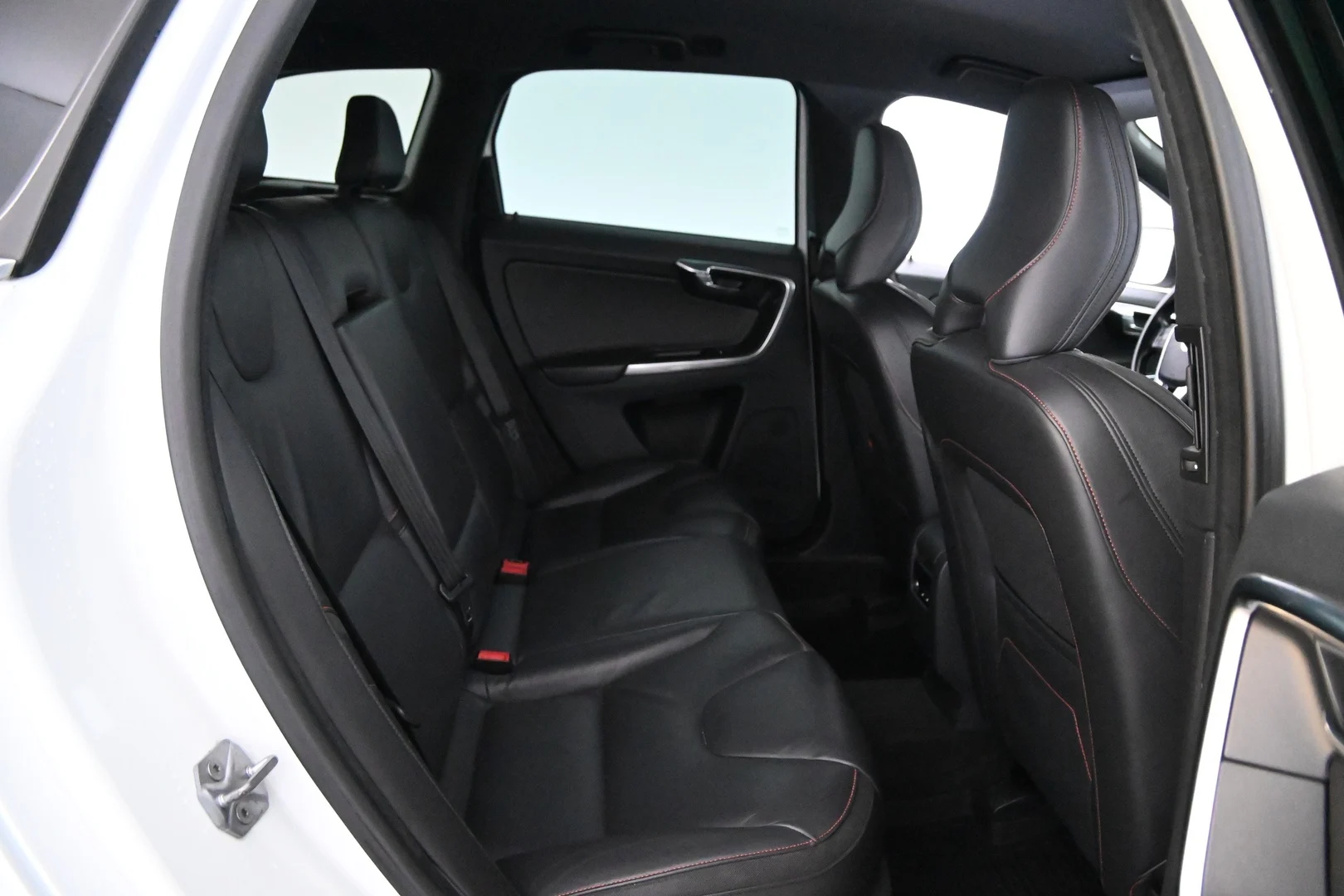 Car Image - 3lC4AdReMY7N1EySRgn8o7