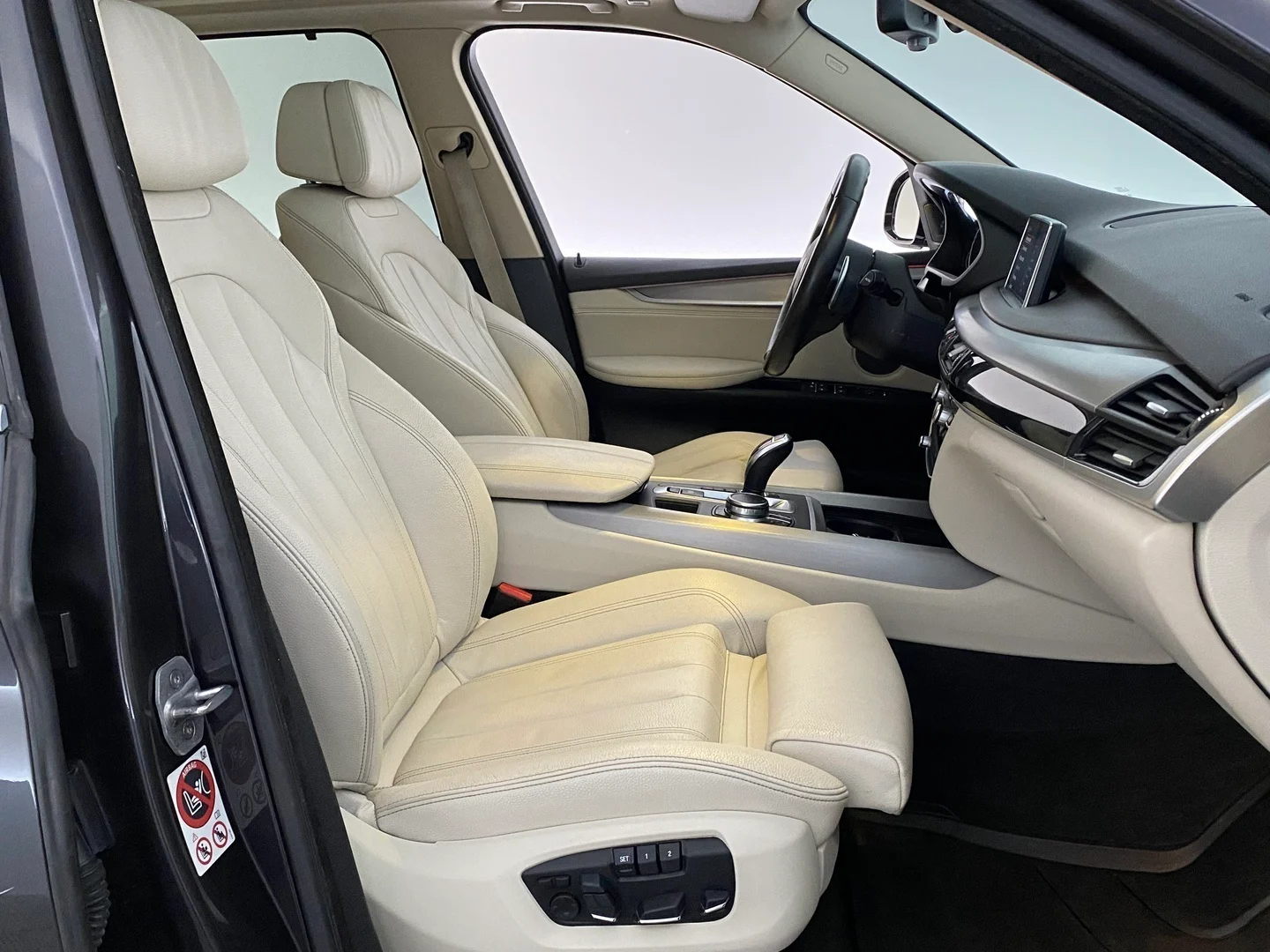 Car Image - 2deEubUeGKtzkmyPvttj5n