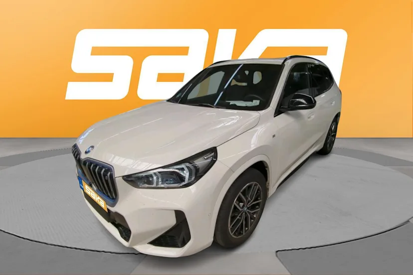 BMW iX1