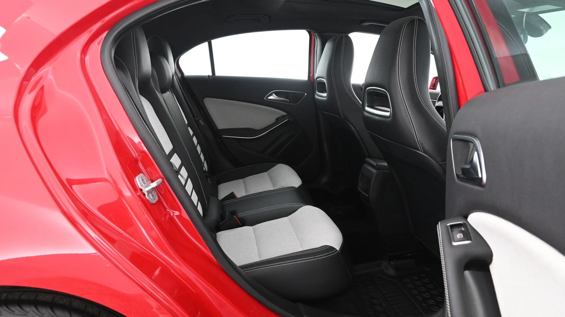 Car Image - 2JhpZA9zFiq9F1IcYfSPty