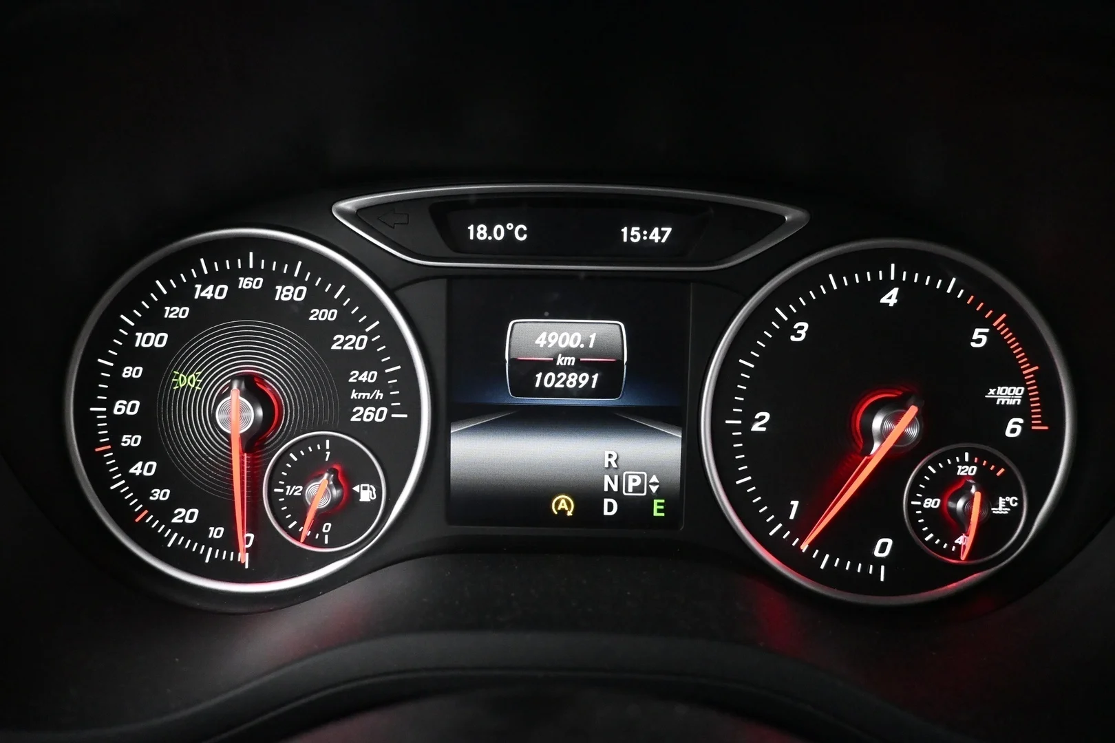 Car Image - vM1Cya0m979Ym4Qgnp8Tx