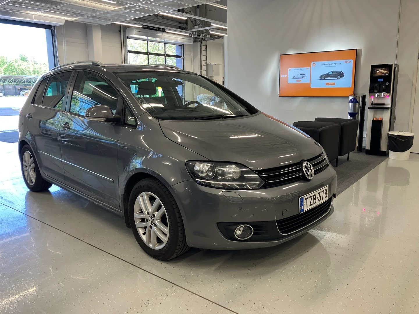Car Image - 6I2hbpLMAWjQjxMWZDIC42