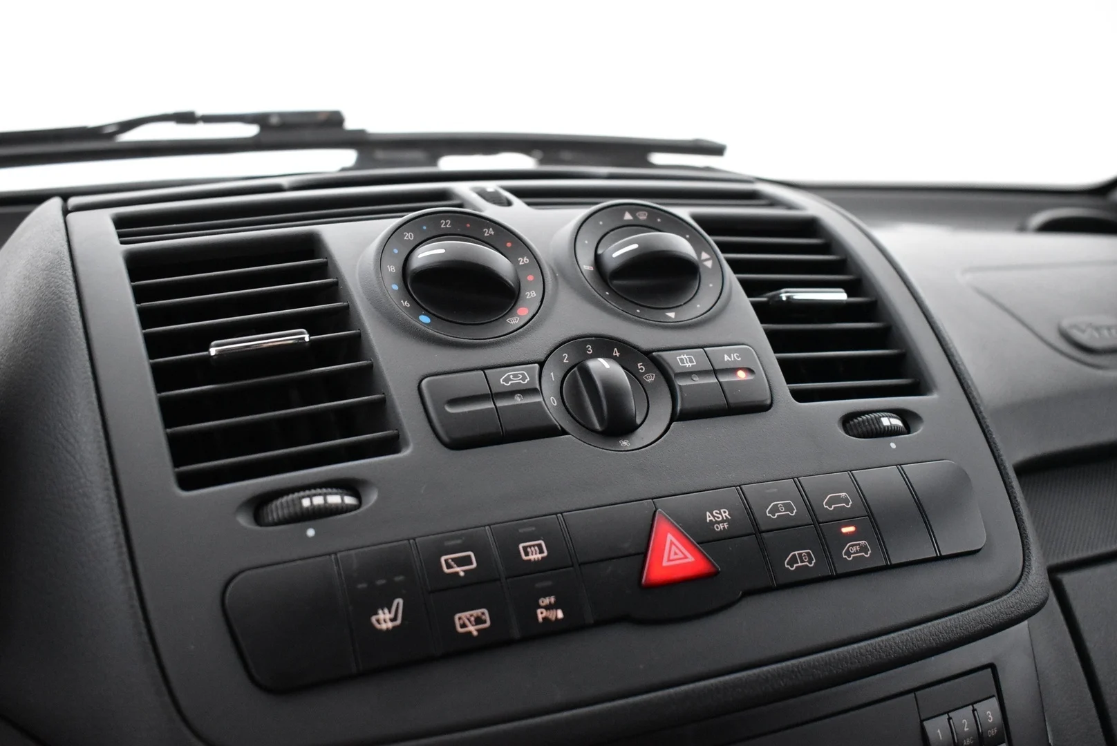 Car Image - 1WHbR1tsnxGSvBNhrK8ReT