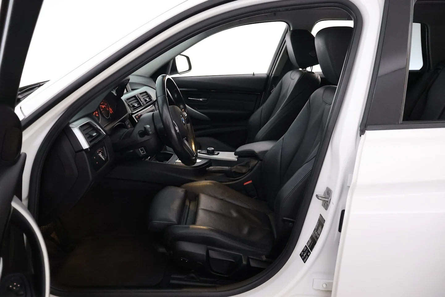 Car Image - 7uDwTd9yiFSF0mu9nd8U1c