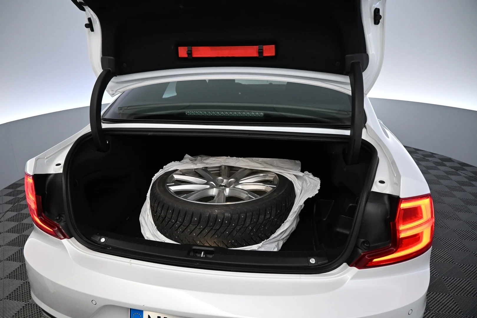 Car Image - 5u9JIoVs4OUfcm87JGRiIk