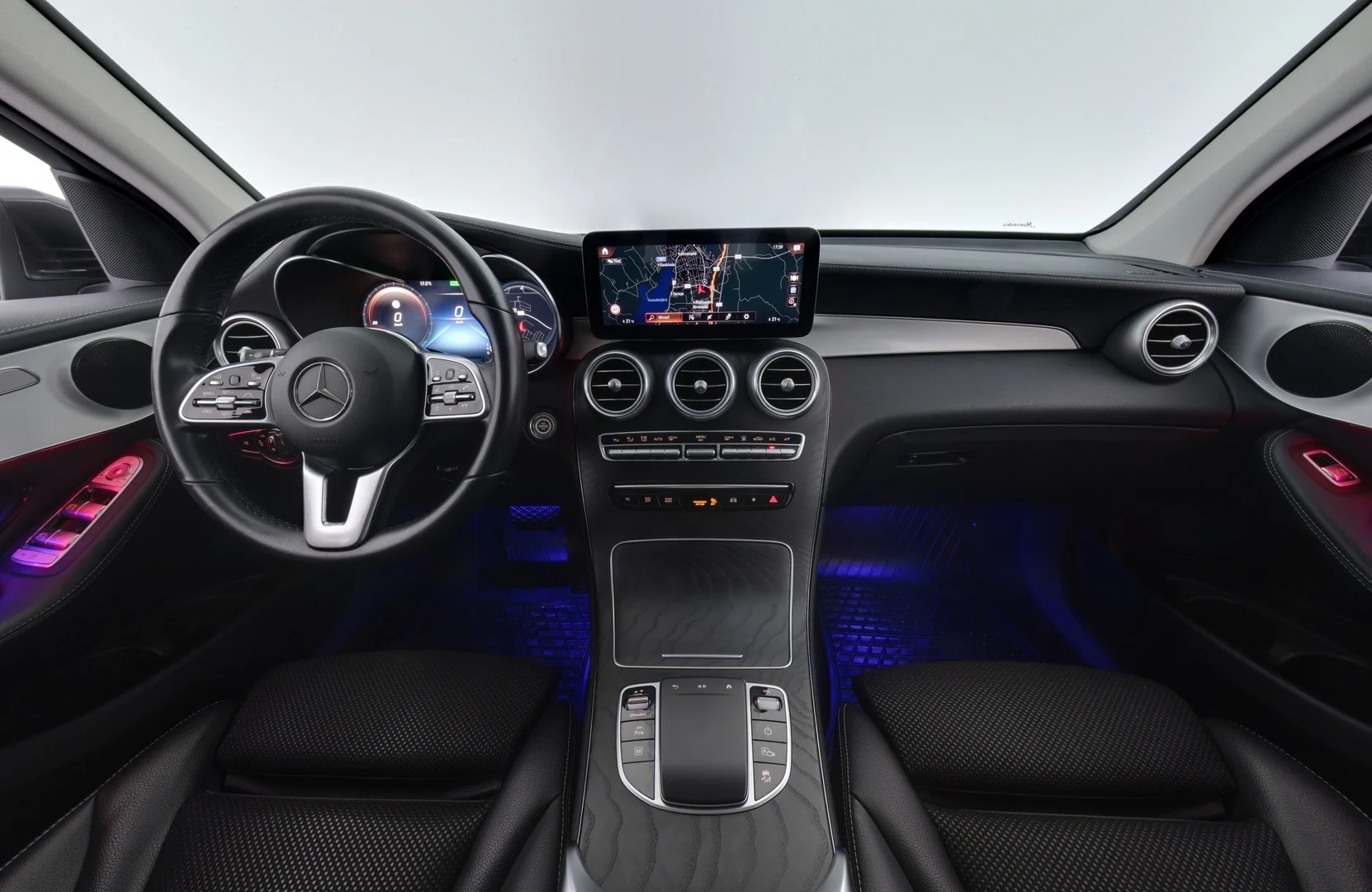 Car Image - Yl7aSWTRHJaisY7GTPGI1