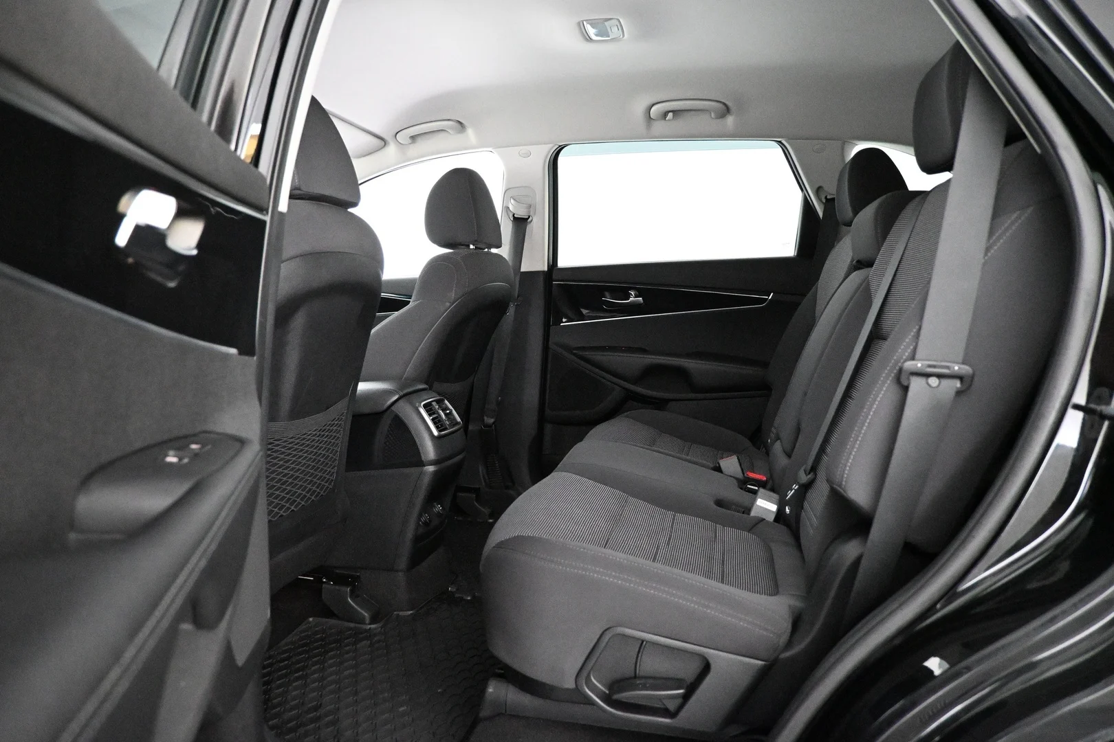 Car Image - 6q16tHMAg9YufhGoFBycTb