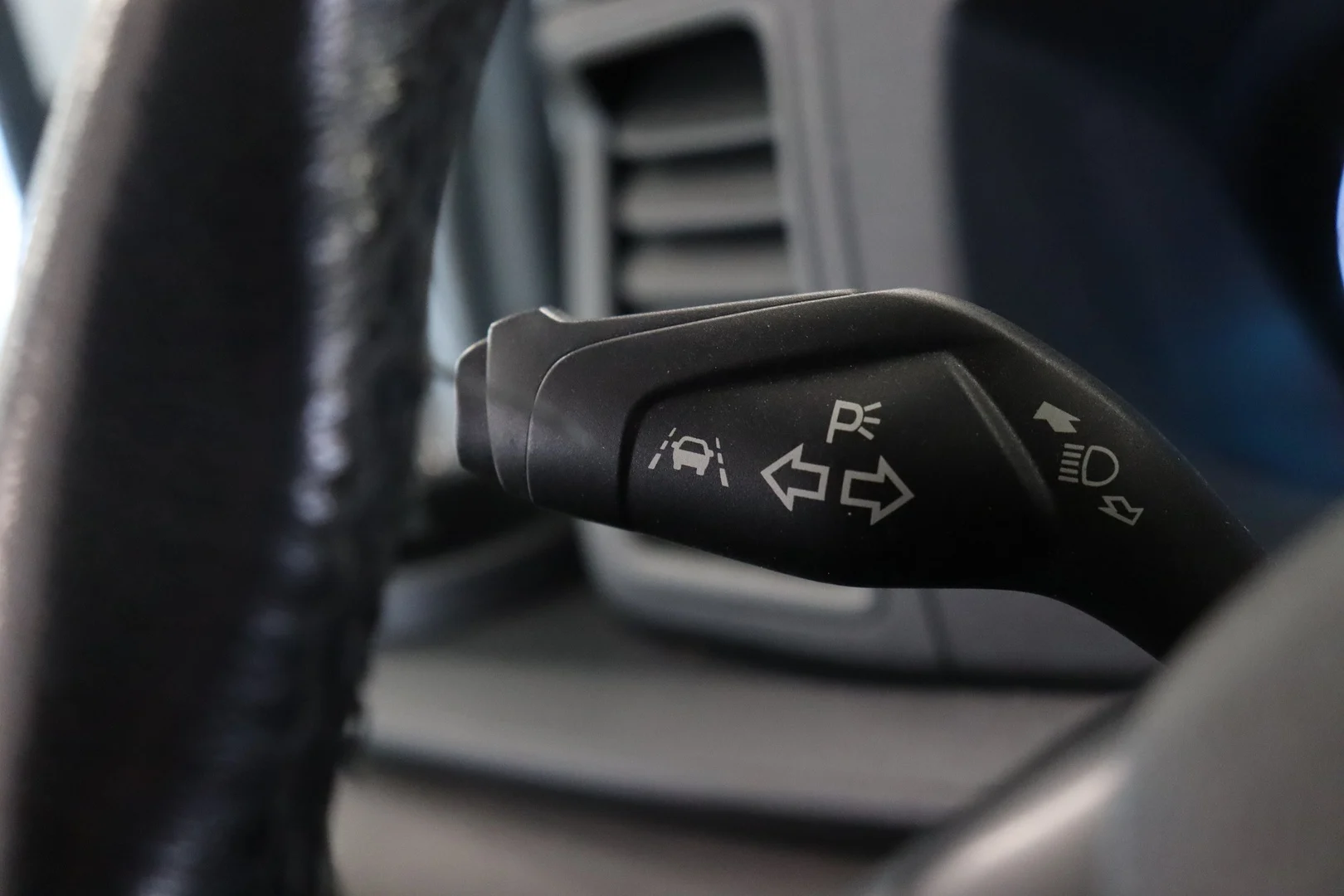 Car Image - 5P5tDsxSnjLXmmbScIv4Lg