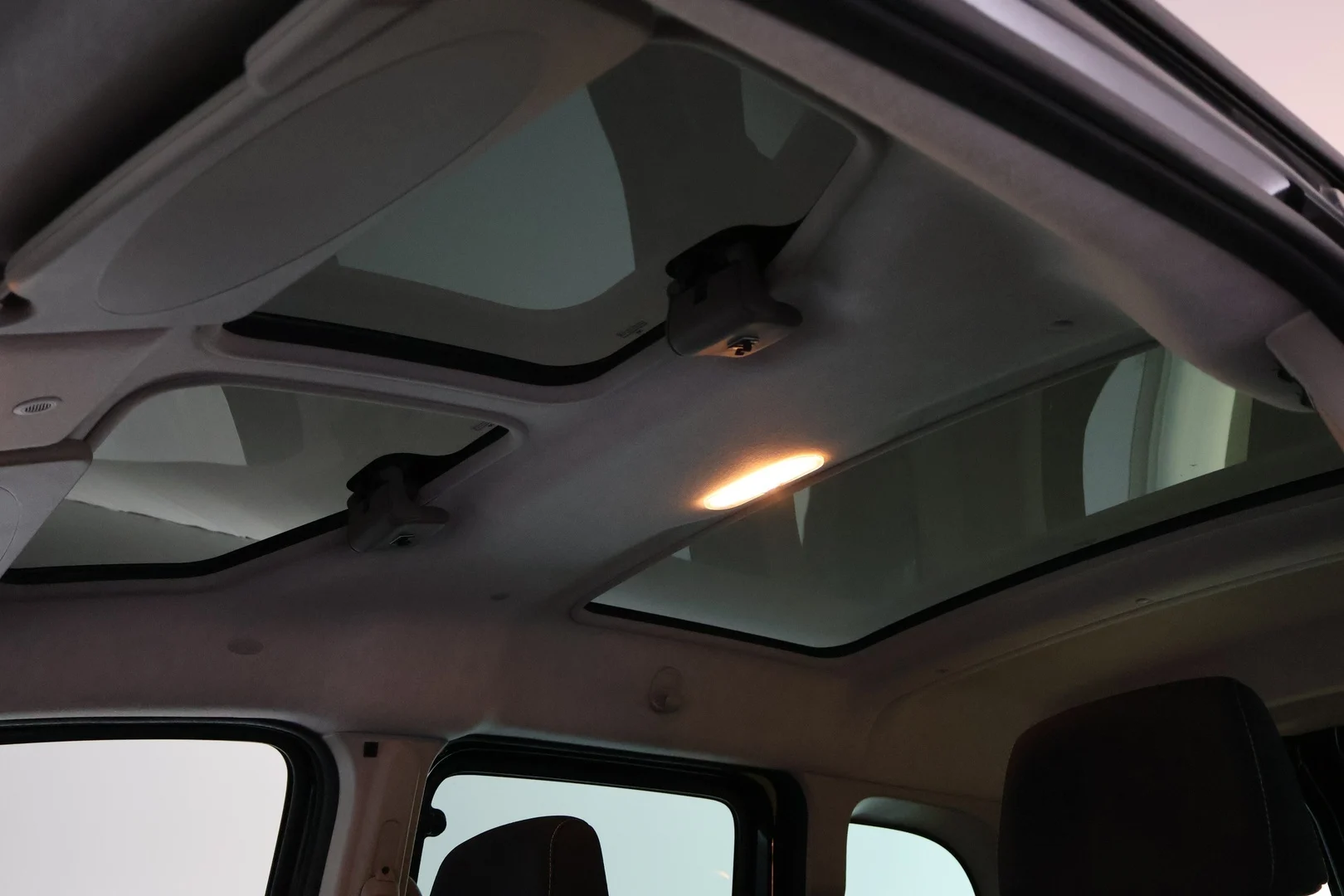 Car Image - 2wEZEtXPial5JN3ULVSY5H