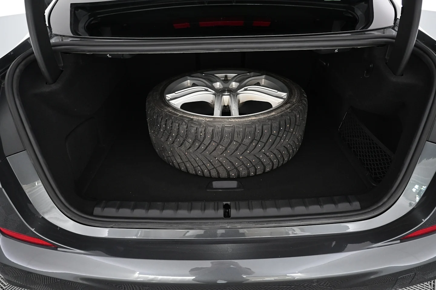 Car Image - 3cjM8sbgLXlZoz8ihgNAju