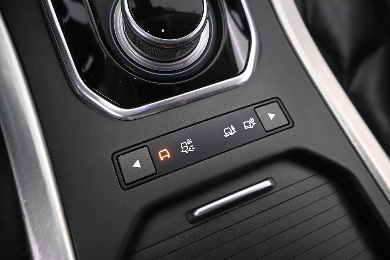Car Image - 50g9D1996B33B1RRLwnUGl