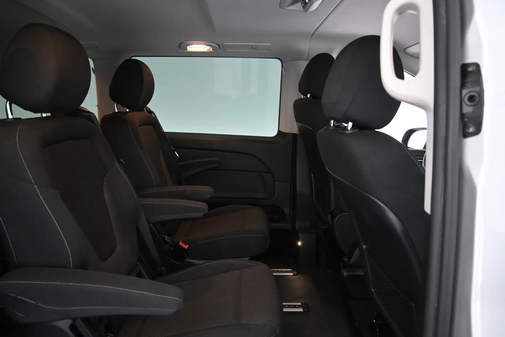Car Image - 3d4GOmoyK8Vd9OIsp1mowk