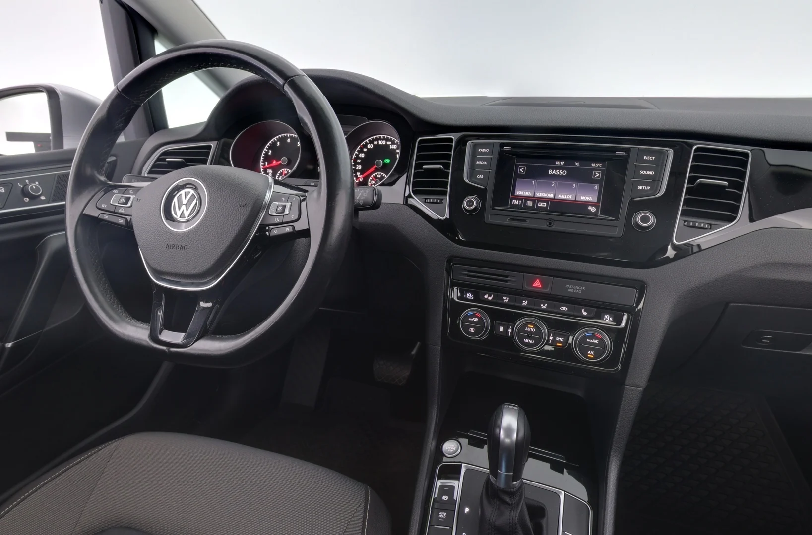 Car Image - 1Q7SWsKtUFw0lKjwgz7W6V