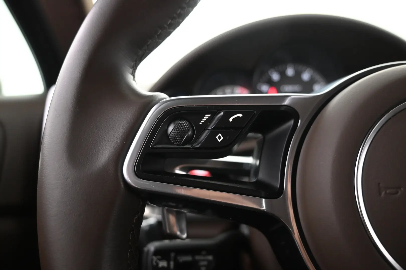 Car Image - 2fYqQgAlg2uUAc0te4F2Sx