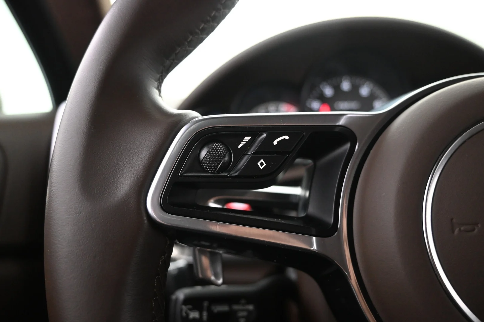 Car Image - 2fYqQgAlg2uUAc0te4F2Sx