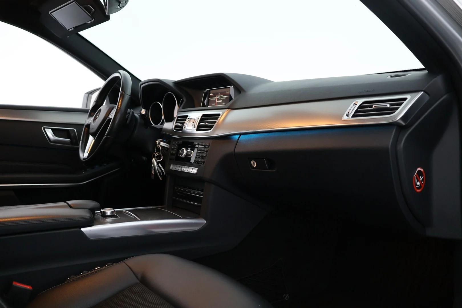 Car Image - 41RYYSKXCSyYAAV9ew97XX