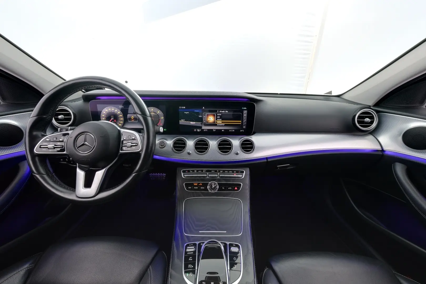Car Image - 3sJ3HoJmNrWxnpv4xY9UxN