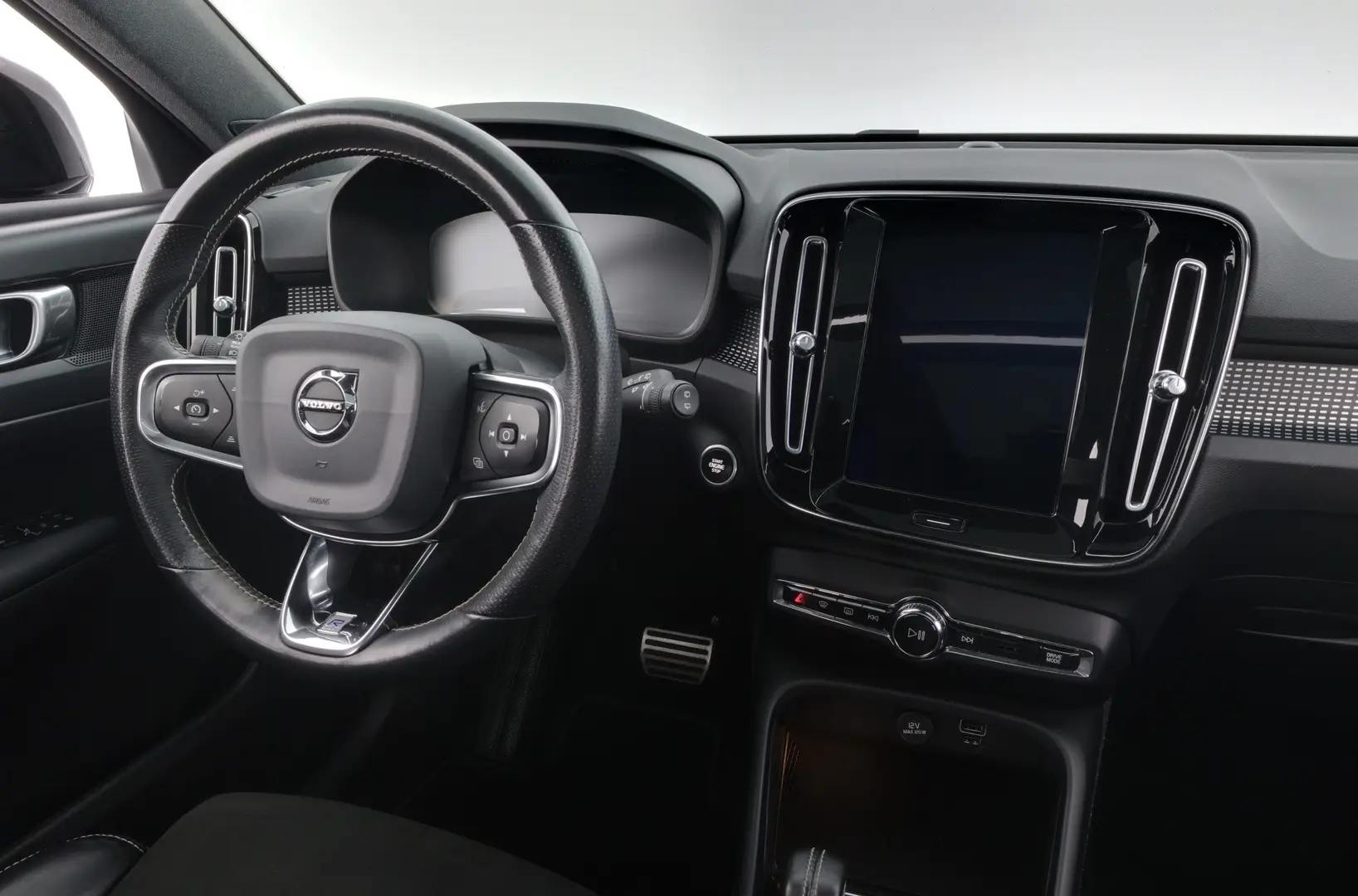 Car Image - CnpKPZpj6g7k8B8LIJrIh