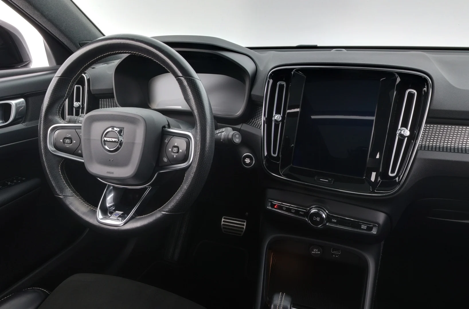 Car Image - CnpKPZpj6g7k8B8LIJrIh