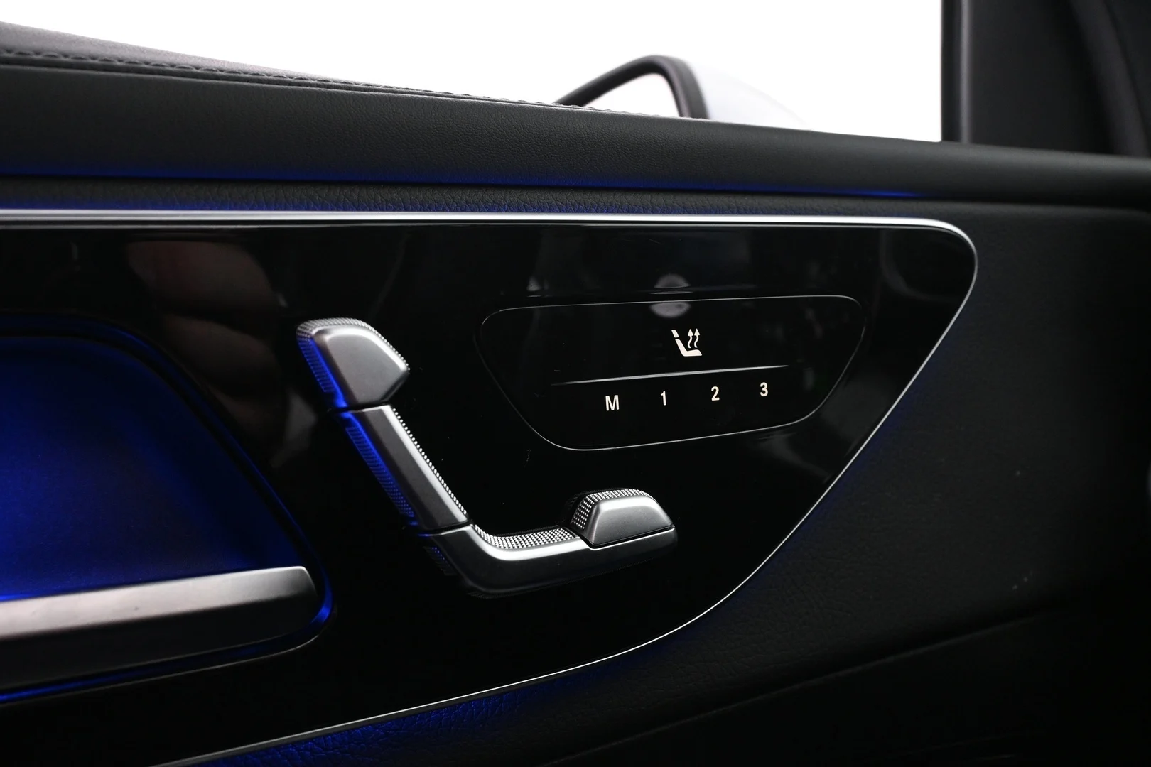 Car Image - 1oQ3l4ivVcJzTJ59PwiQGa