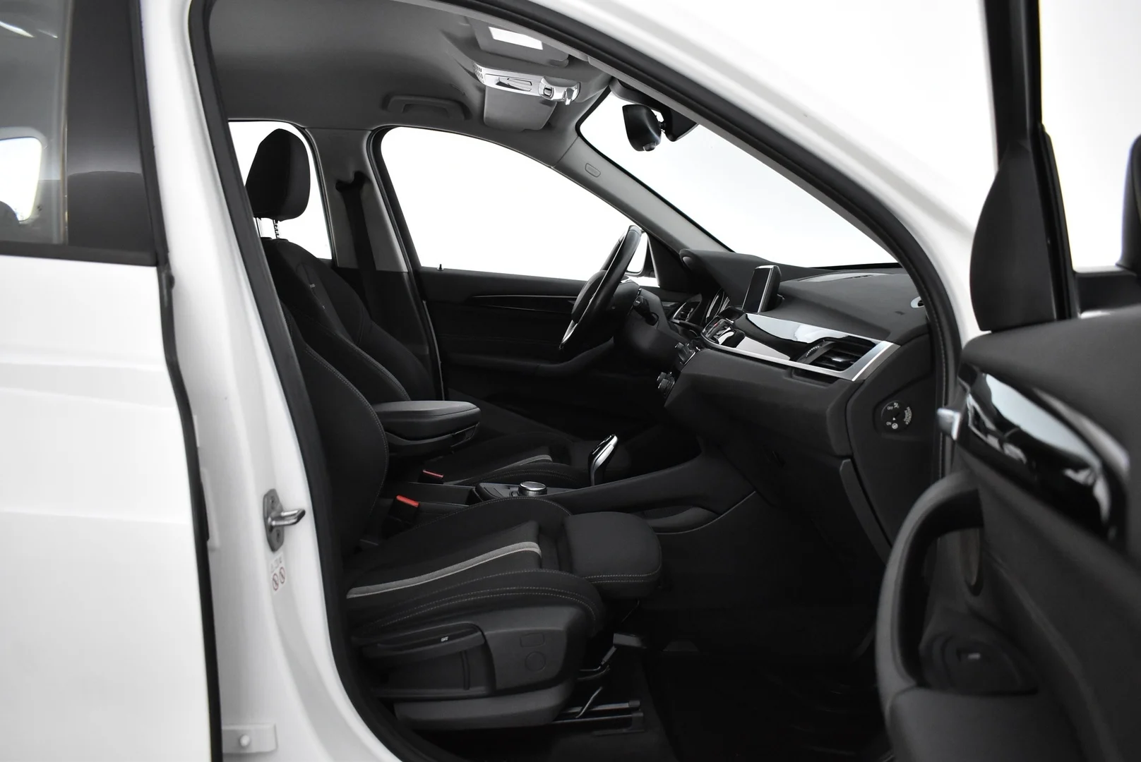 Car Image - 6o2XNZmYX1beBO0W7VWeFY