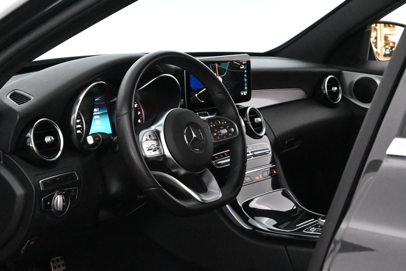 Car Image - 2NcMxGDPFEcgIz3KUTIgDT