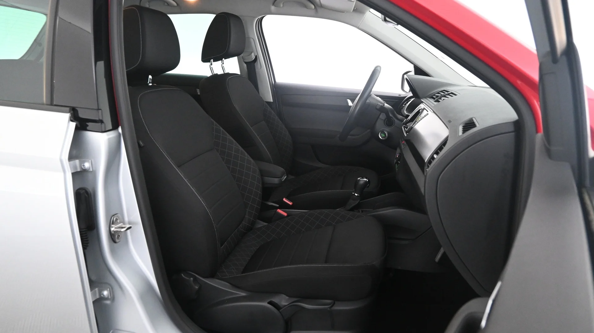 Car Image - 5eFm1QKBmRlcTAS7dtYpL6