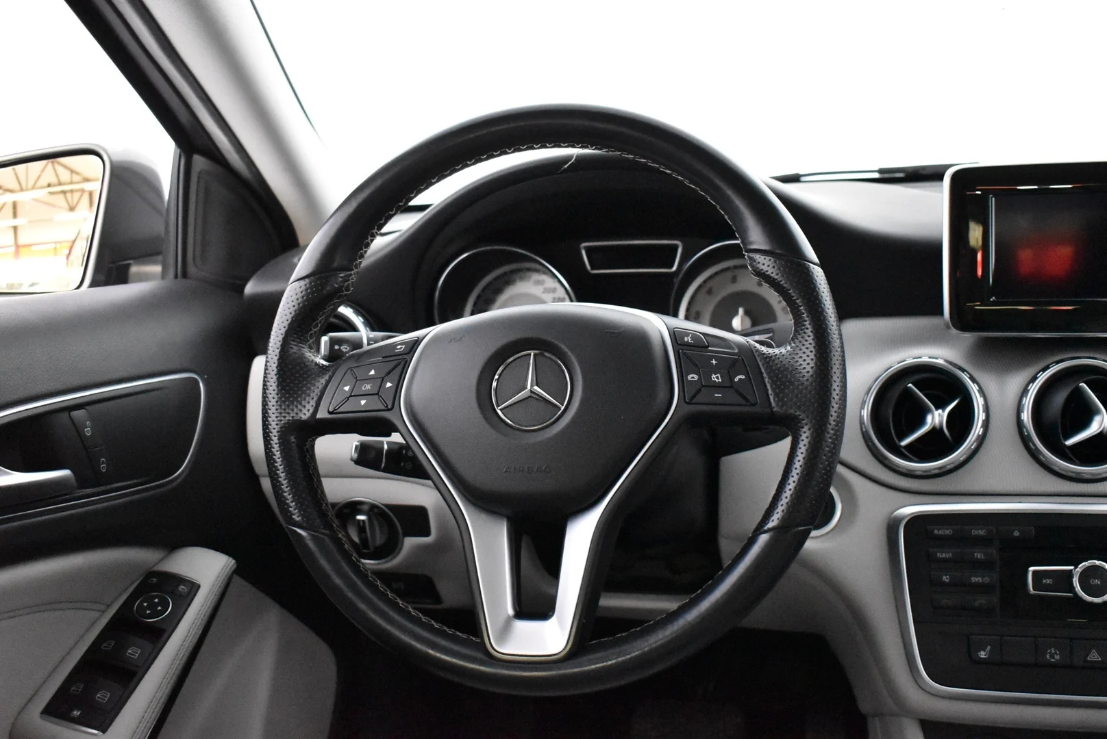 Car Image - 6hUL4Y74Le0ruzJe61GTMF
