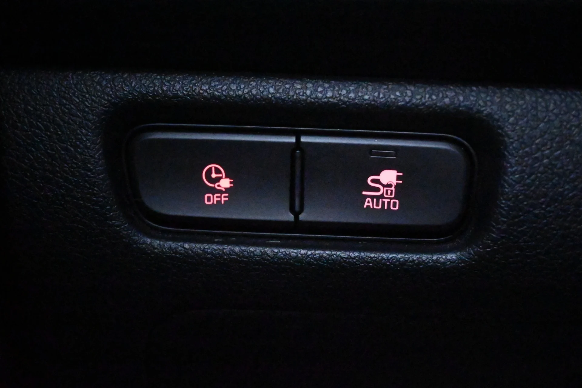 Car Image - 2ZgxaMWiTb2r2sx26KIPHe