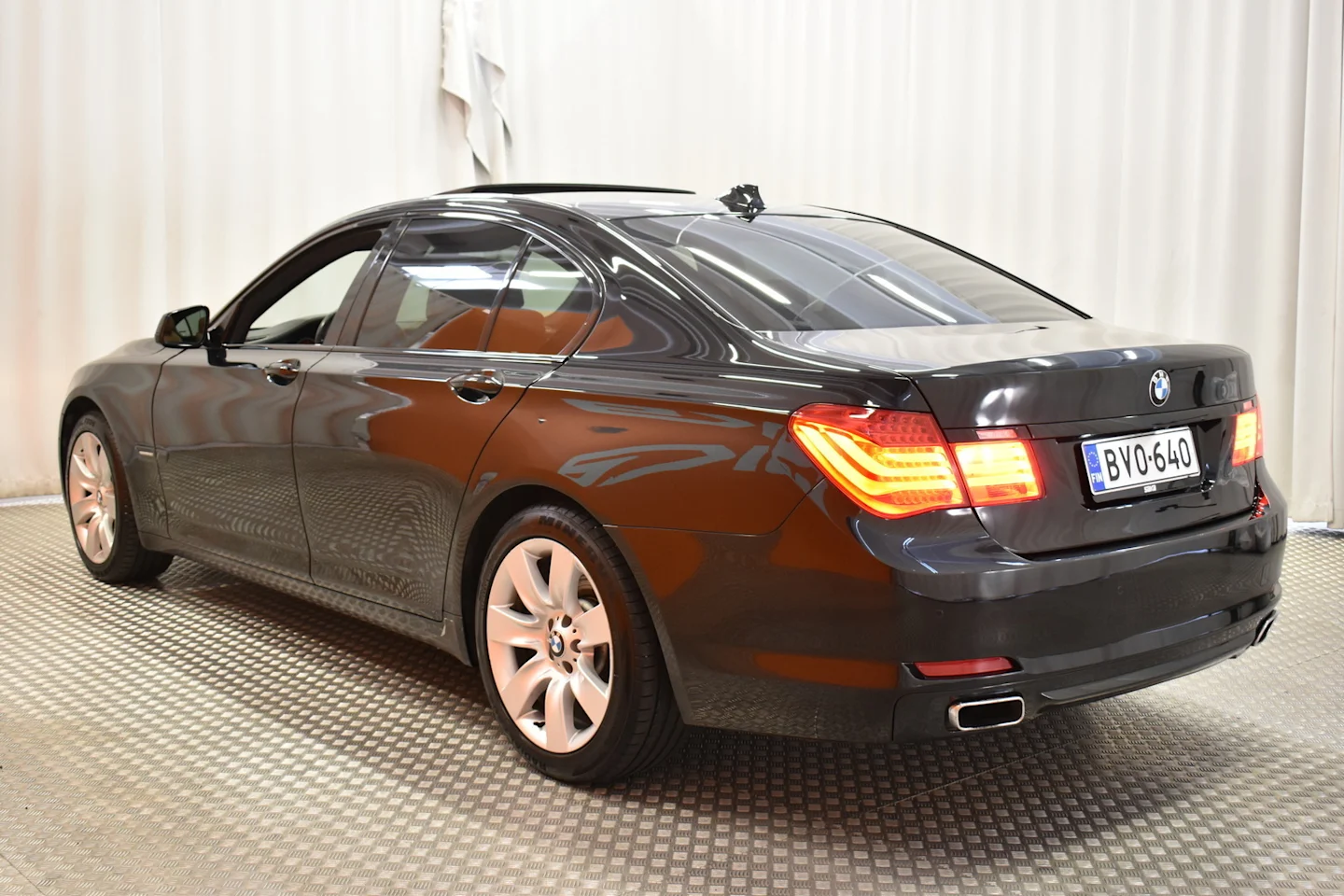 Car Image - fmU7IaI1vwipYcn9VYN94