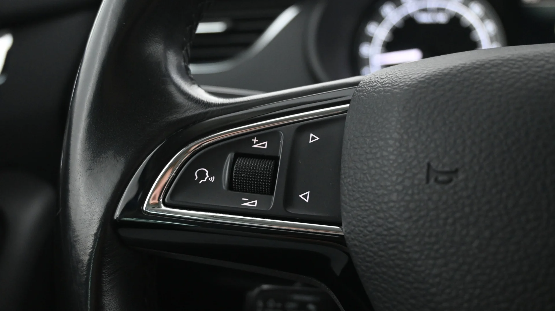 Car Image - 2urh8FMuVg50svF4eUa5vs