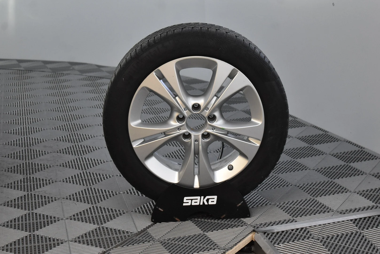 Car Image - 6KigQc3rpTw2IG0mS0HSWi