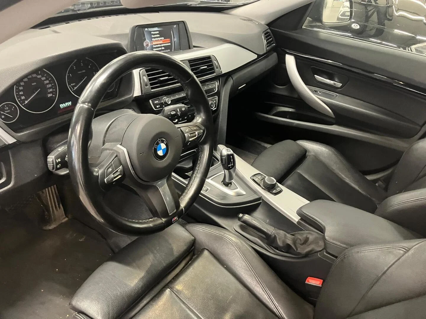 Car Image - 2m2tMUWvv7NxY3gFQp6DeA